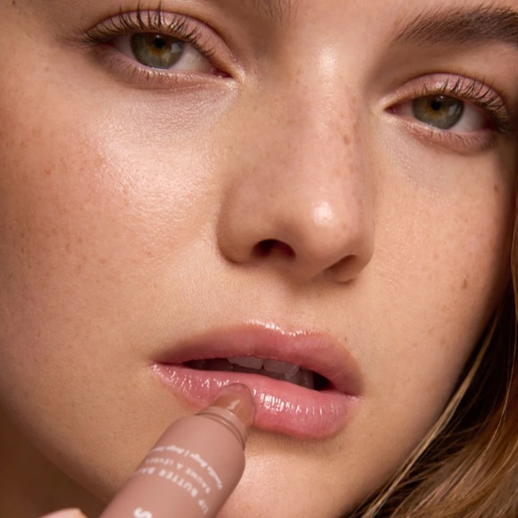 Summer Fridays - Lip Butter Balm Vanilla Beige - Picture 4 of 5